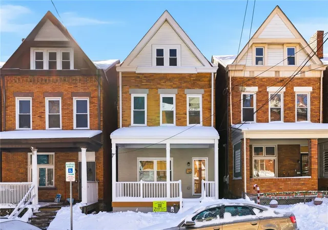 Photo 1 of Single family home for sale at 125 Hawkins Ave, Perry Hilltop, PA 15214 | MLS# 1777712 | Listing updated on 2026-10-05