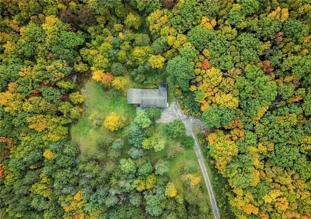 Photo 3 of Single family home for sale at 162 White Pine Ln, Cairnbrook, PA 15924 | MLS# 1777750 | Listing updated on 2026-10-05