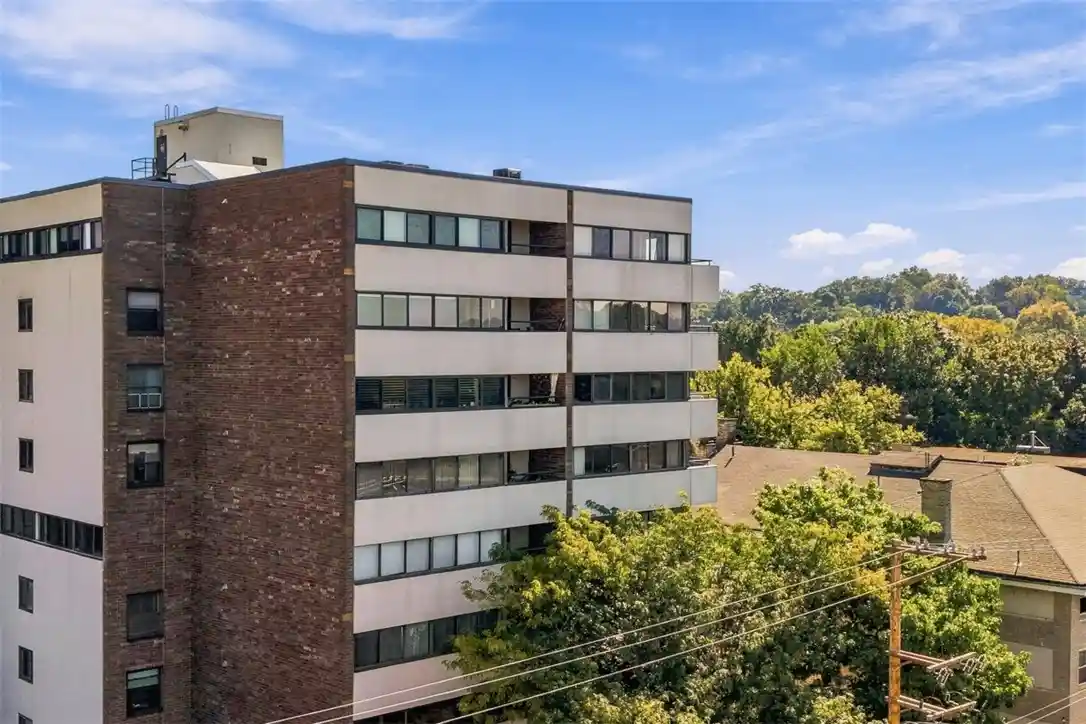 Listing Photo 1 - Condo for sale in 333 S Highland located at 333 S Highland, Pittsburgh, PA 15206 - Unit #701