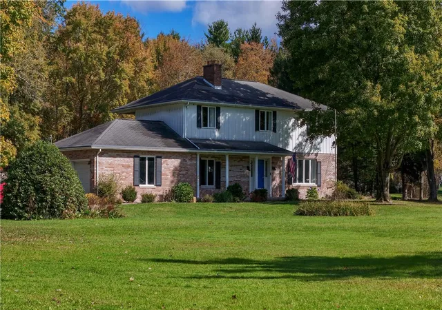 Photo 1 of Single family home for sale at 26 Country Clb Rd, Pine Twp, PA 16127 | MLS# 1777613 | Listing updated on 2026-10-10