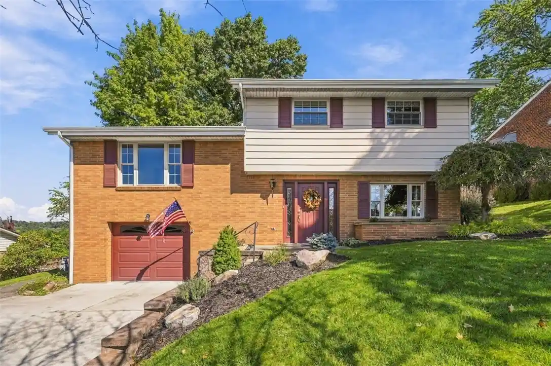Single family home for sale at 121 Oak Hl Dr, South Strabane, PA 15301 | MLS# 1777772