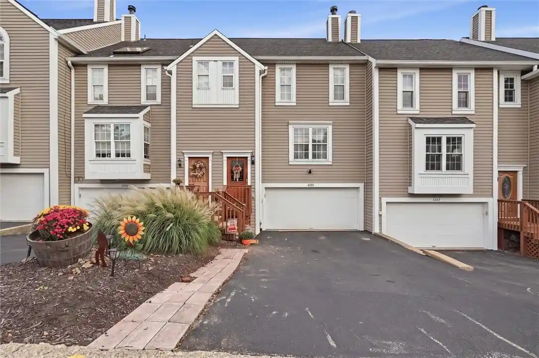 Photo 1 of Condo for sale at 2655 Hunters Point Dr, Franklin Park, PA 15090 | MLS# 1777733 | Listing updated on 2026-10-27