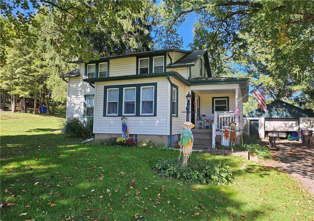 Photo 2 of Single family home for sale at 440 W Water St, Slippery Rock Boro, PA 16057 | MLS# 1777139 | Listing updated on 2026-10-06