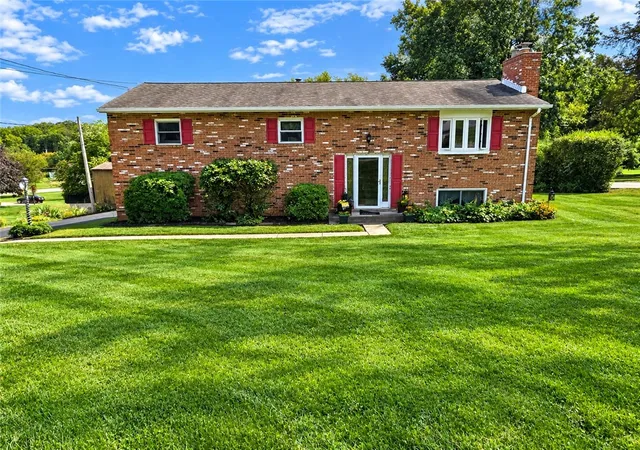Photo 1 of Single family home for sale at 102 Carol Dr, Buffalo Twp, PA 16055 | MLS# 1777674 | Listing updated on 2026-10-06