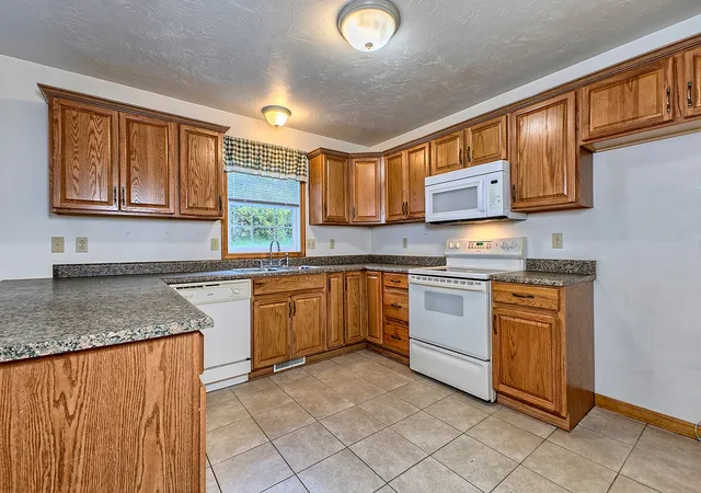 Photo 3 of Townhouse for sale at 120 Park Ln, City Of Greensburg, PA 15601 | MLS# 1777875 | Listing updated on 2026-10-08
