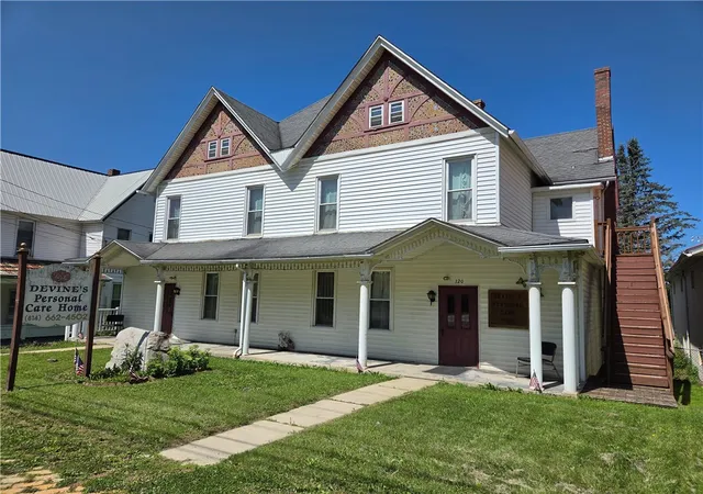 Photo 1 of Single family home for sale at 120 Grant St, Salisbury Boro, PA 15558 | MLS# 1777917 | Listing updated on 2026-10-06