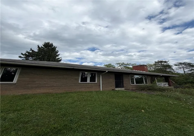 Photo 2 of Single family home for sale at 3135 Conway Wallrose Rd, Economy, PA 15005 | MLS# 1777903 | Listing updated on 2026-10-07