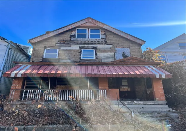 Photo 2 of Single family home for sale at 852 Inwood St, Homewood Brushton, PA 15208 | MLS# 1777595 | Listing updated on 2026-10-06