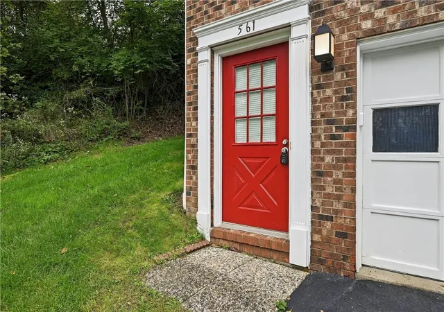 Photo 2 of Sale Pending at 561 Winesap Dr, South Fayette, PA 15017 | MLS# 1777119 | Listing updated on 2026-10-10
