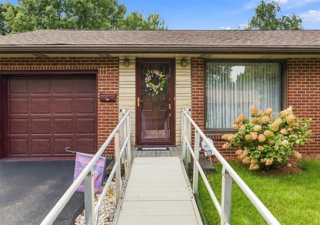 Photo 2 of Single family home for sale at 533 Longvue Dr, New Kensington, PA 15068 | MLS# 1777774 | Listing updated on 2026-10-06