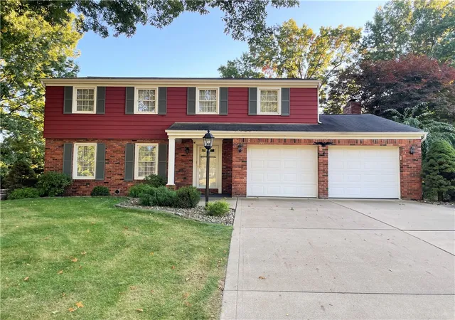 Photo 1 of Single family home for sale at 116 Christler Ct, Moon/crescent Twp, PA 15108 | MLS# 1777352 | Listing updated on 2026-10-09