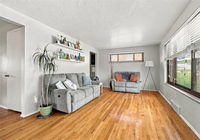 Photo 2 of Sale Pending at 330 Saratoga, Pleasant Hills, PA 15236 | MLS# 1777435 | Listing updated on 2026-10-11