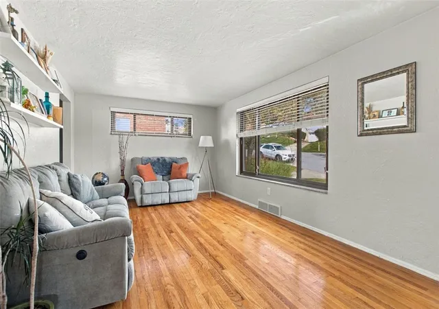 Photo 3 of Sale Pending at 330 Saratoga, Pleasant Hills, PA 15236 | MLS# 1777435 | Listing updated on 2026-10-11