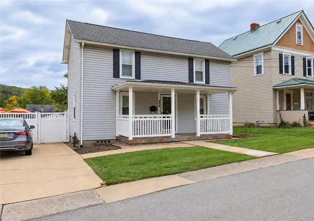 Photo 1 of Single family home for sale at 444 Washington St, Indiana Boro, PA 15701 | MLS# 1777978 | Listing updated on 2026-10-09