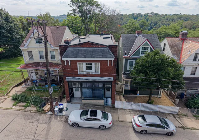 Photo 3 of Single family home for sale at 2828 Spring St, South Side, PA 15210 | MLS# 1777257 | Listing updated on 2026-10-06