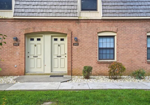 Photo 1 of Sale Pending at 640 Carriage Cir, Pennsbury, PA 15205 | MLS# 1778004 | Listing updated on 2026-10-09