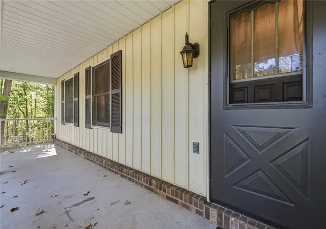 Photo 3 of Single family home for sale at 402 Golden Grv Rd, Economy, PA 15005 | MLS# 1777873 | Listing updated on 2026-10-08