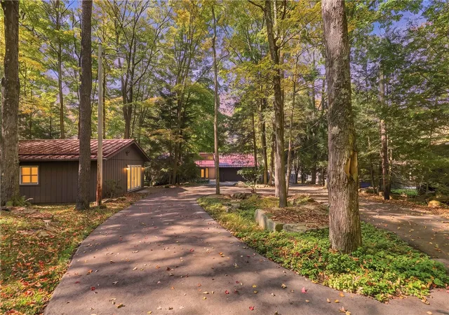 Photo 1 of Single family home for sale at 182 S Peninsula Dr, Indian Lake Boro, PA 15926 | MLS# 1777947 | Listing updated on 2026-10-07