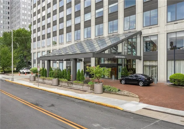 Photo 2 of Condo for sale at 320 Fort Duquesne Blvd #24N, Pittsburgh, PA 15222 | MLS# 1777689 | Listing updated on 2026-10-07