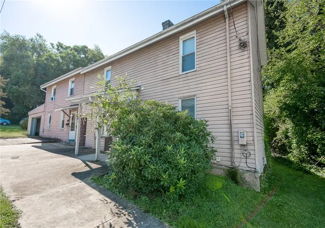 Photo 3 of Single family home for sale at 442 E Brown St, Blairsville, PA 15717 | MLS# 1777594 | Listing updated on 2026-10-07