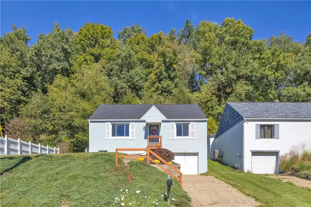 Photo 1 of Single family home for sale at 136 N Hazen Ave, Ellwood City, PA 16117 | MLS# 1778050 | Listing updated on 2026-10-30