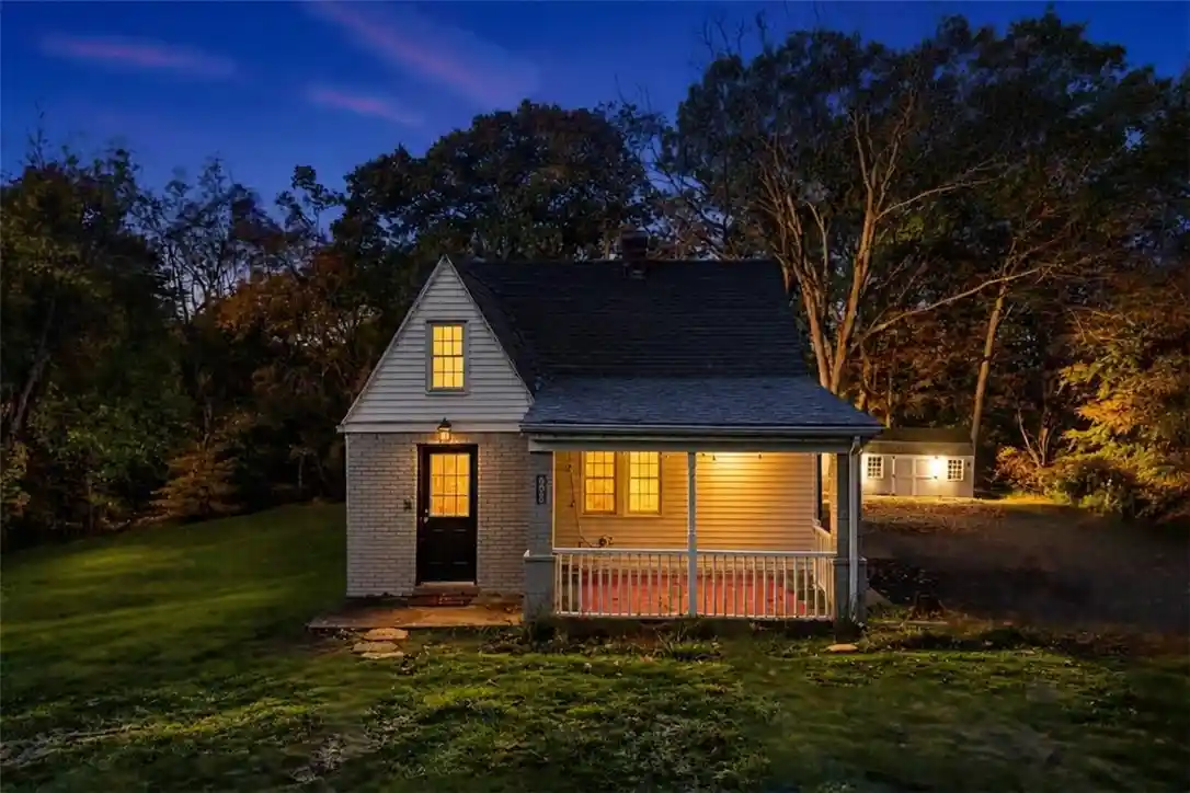 Photo 1 of Single family home for sale at 695 Roosevelt Rd, Kilbuck Twp, PA 15237 | MLS# 1778662 | Listing updated on 2026-10-29