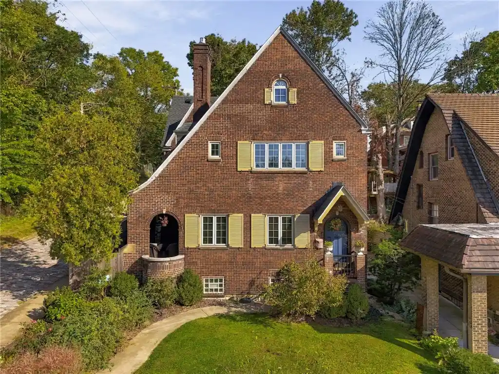 Single family home for sale at 950 Heberton St, Highland Park, PA 15206 | MLS# 1779339