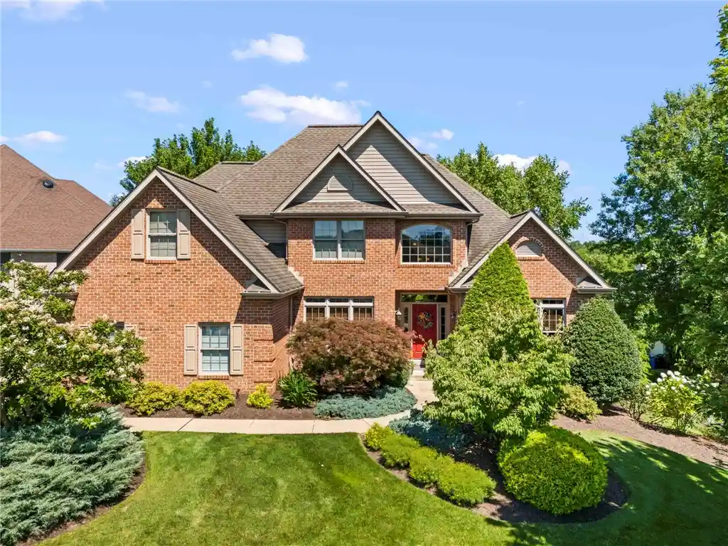Single family home for sale at 1004 Skyline Dr, Cecil, PA 15317 | MLS# 1779332
