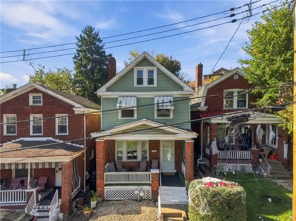 Photo 1 of Single family home for sale at 2818 Brentwood Ave, Brentwood, PA 15227 | MLS# 1779178 | Listing updated on 2026-10-23