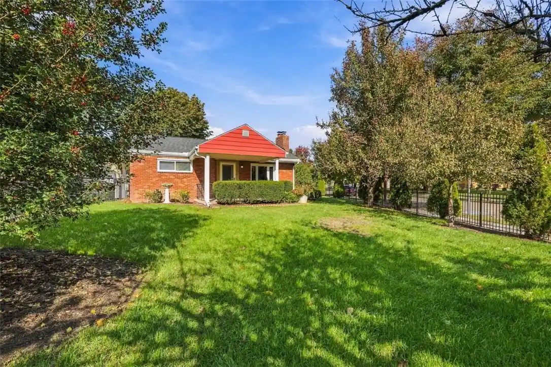 Photo 1 of Single family home for sale at 610 Thorn St, Sewickley, PA 15143 | MLS# 1779605 | Listing updated on 2026-10-31