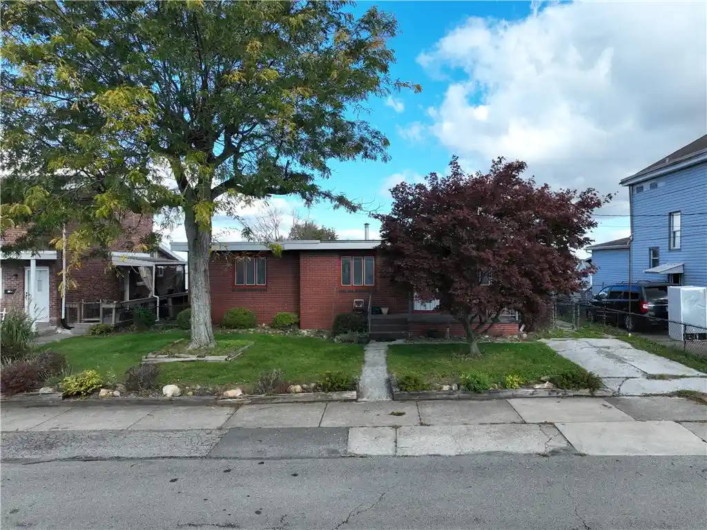 Photo 1 of Single family home for sale at 319 Prospect St, Uniontown, PA 15401 | MLS# 1779975 | Listing updated on 2026-10-21
