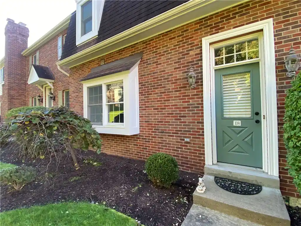 Townhouse for sale at 108 Bayberry Ct, Peters Twp, PA 15317 | MLS# 1779959