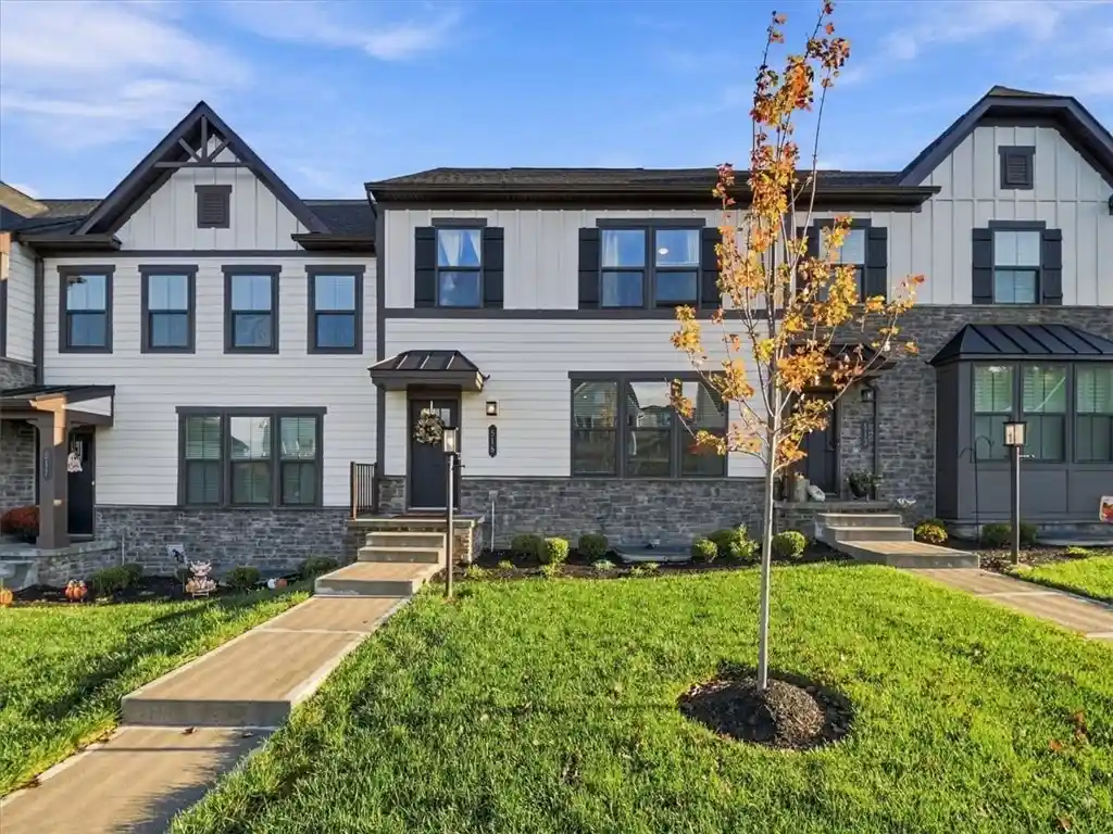 Townhouse for sale at 515 Blackrock Blvd, Adams Twp, PA 16046 | MLS# 1779894