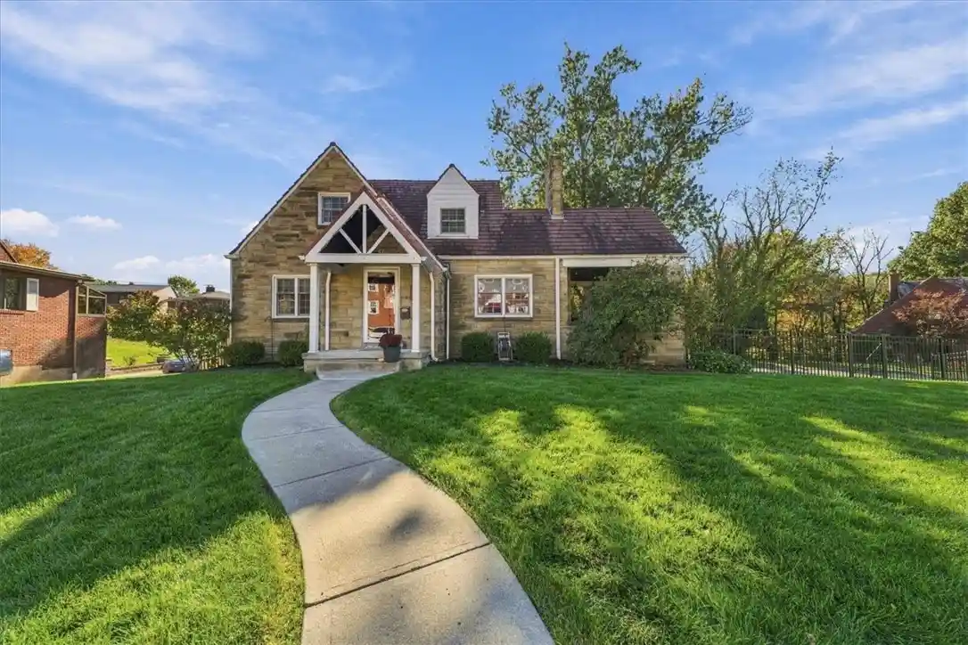 Photo 1 of Single family home for sale at 204 Jackson Cir, Ross Twp, PA 15229 | MLS# 1780278 | Listing updated on 2026-10-25