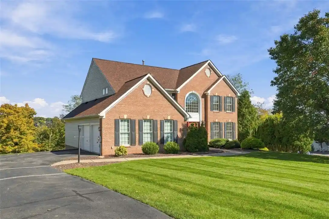 Photo 1 of Sale Pending at 1747 Scarlett Dr, Upper St Clair, PA 15241 | MLS# 1780372 | Listing updated on 2026-10-26