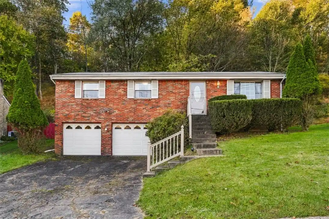 Single family home for sale at 94 York Dr, Ross Twp, PA 15214 | MLS# 1780579