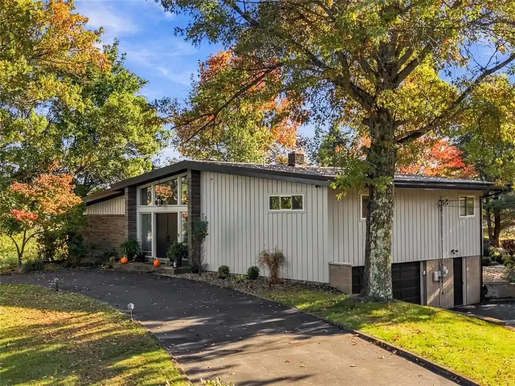 Photo 1 of Single family home for sale at 202 Horseshoe Dr, Adams Twp, PA 16046 | MLS# 1780946 | Listing updated on 2026-10-28