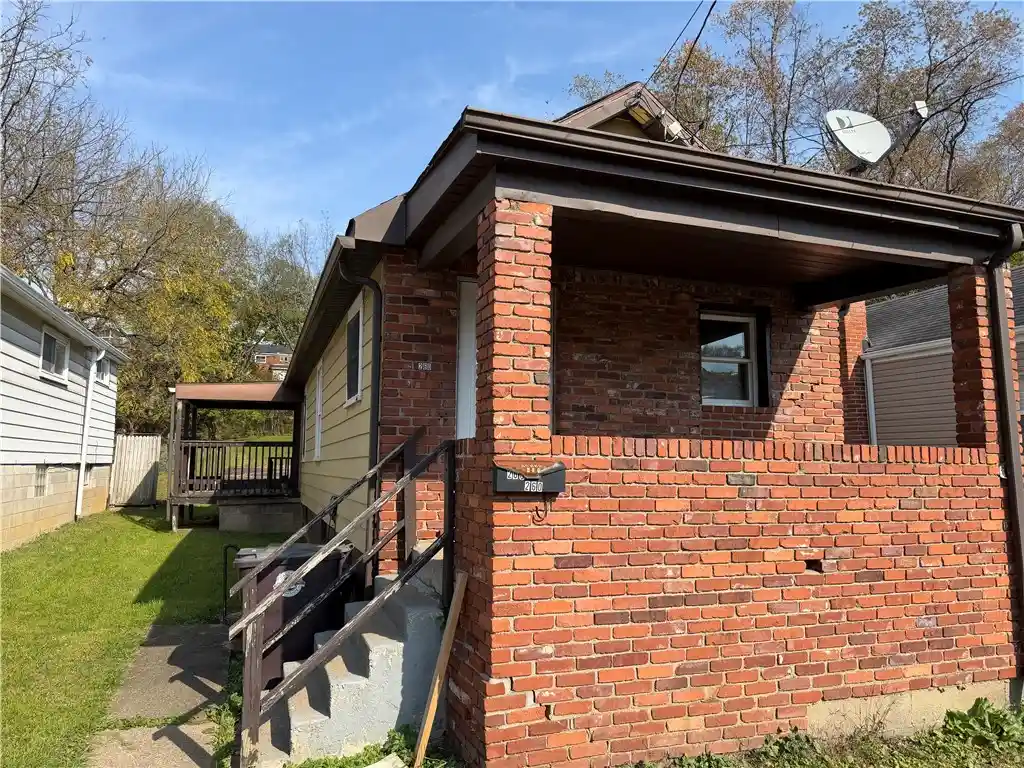 Photo 1 of Single family home for sale at 260 Cedar St, Baldwin Boro, PA 15236 | MLS# 1781079 | Listing updated on 2026-10-27
