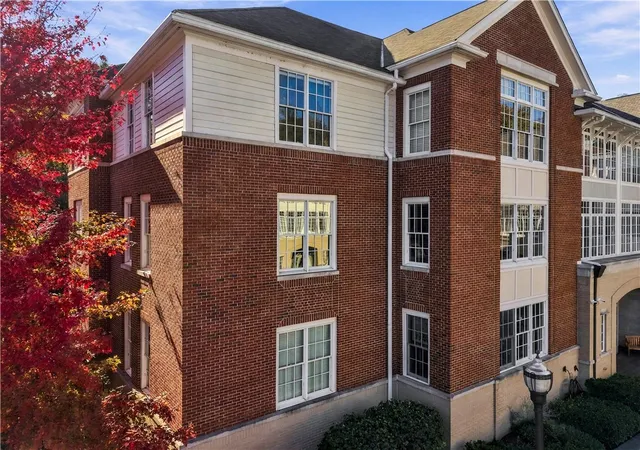 Photo 3 of Condo for sale at 1219 Crescent Pl #2A, Squirrel Hill, PA 15217 | MLS# 1781102 | Listing updated on 2026-10-30