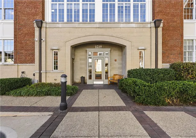 Photo 4 of Condo for sale at 1219 Crescent Pl #2A, Squirrel Hill, PA 15217 | MLS# 1781102 | Listing updated on 2026-10-30
