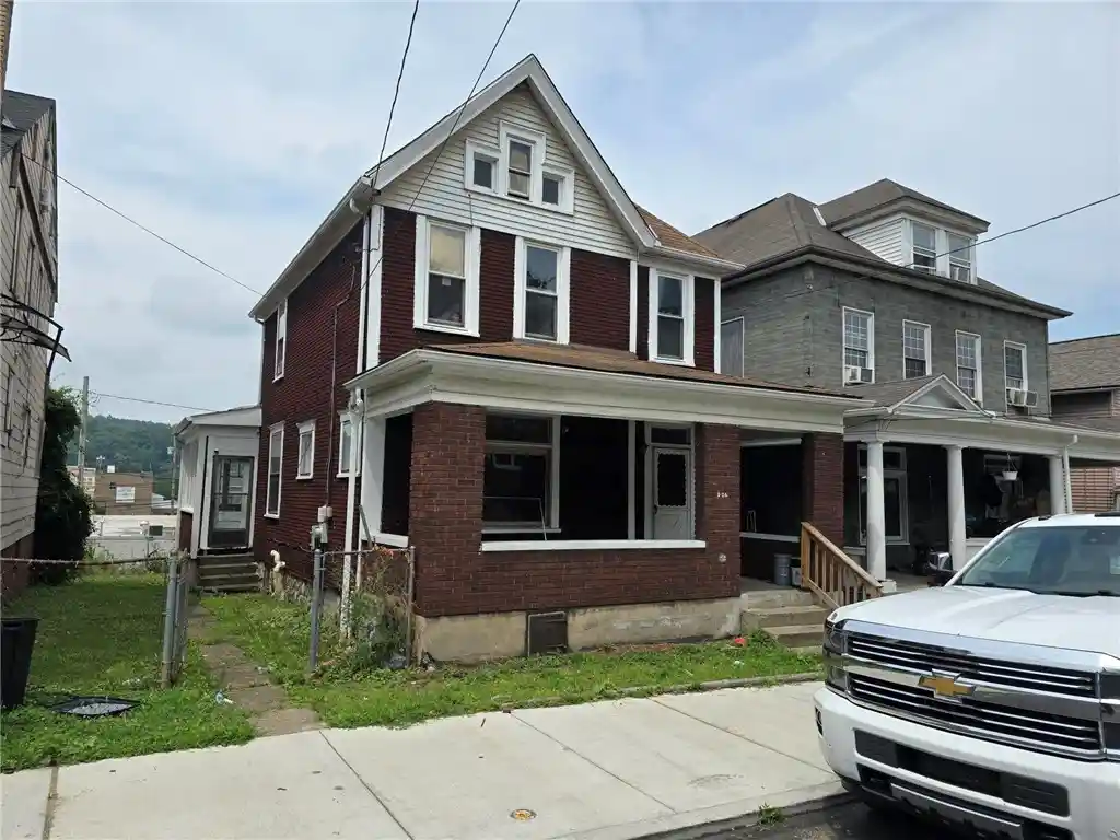 Photo 1 of Single family home for sale at 524 Ohio Ave, Glassport, PA 15045 | MLS# 1781058 | Listing updated on 2026-10-29