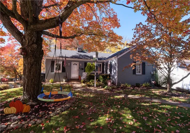 Single family home for sale at 125 Hillendale Rd, Ross Twp, PA 15237 | MLS# 1781207