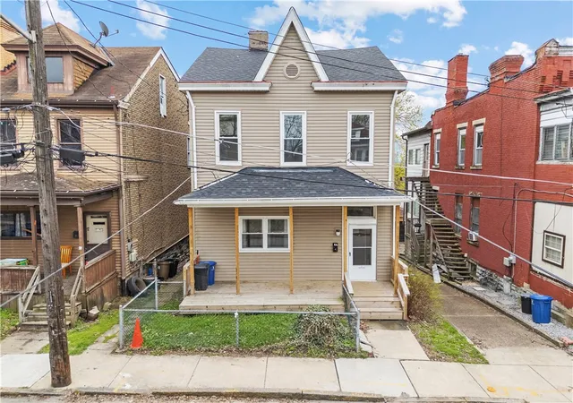 Photo 1 of Single family home for sale at 527 Mcclintock Ave, Perry Hilltop, PA 15214 | MLS# 1781401 | Listing updated on 2026-10-30
