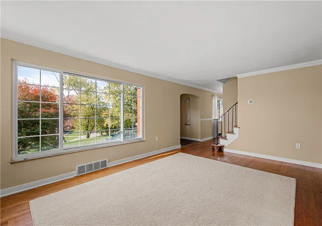Photo 4 of Single family home for sale at 167 Markham Dr, Mt Lebanon, PA 15228 | MLS# 1781232 | Listing updated on 2026-10-30