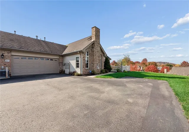 Photo 2 of Condo for sale at 2531 Red Oak Ct, Hampton, PA 15101 | MLS# 1780584 | Listing updated on 2026-10-30