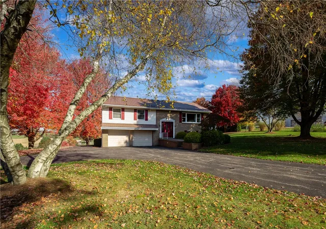 Photo 2 of Single family home for sale at 133 Hannahstown Rd, Jefferson Twp, PA 16002 | MLS# 1781356 | Listing updated on 2026-10-30