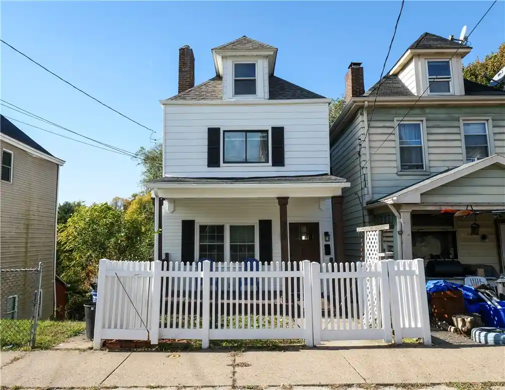 Single family home for sale at 320 Edith St, Mt Washington, PA 15211 | MLS# 1781347