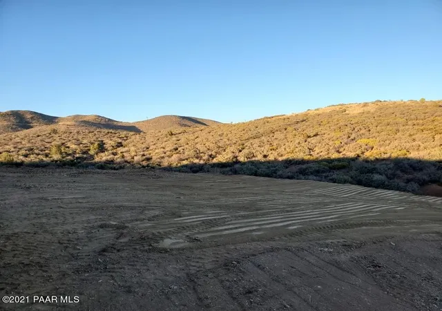1st image of 0 Thoroughbred/branding Iron, Mayer, AZ 86333 | MLS# 1037684