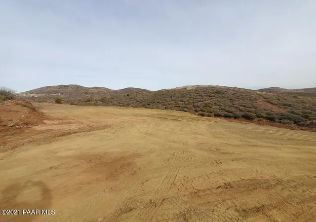 2nd image of 0 Thoroughbred/branding Iron, Mayer, AZ 86333 | MLS# 1037684