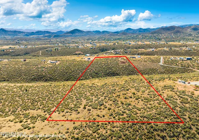 4th image of 18 E Wolf Rd, Dewey Humboldt, AZ 86327 | MLS# 1059903
